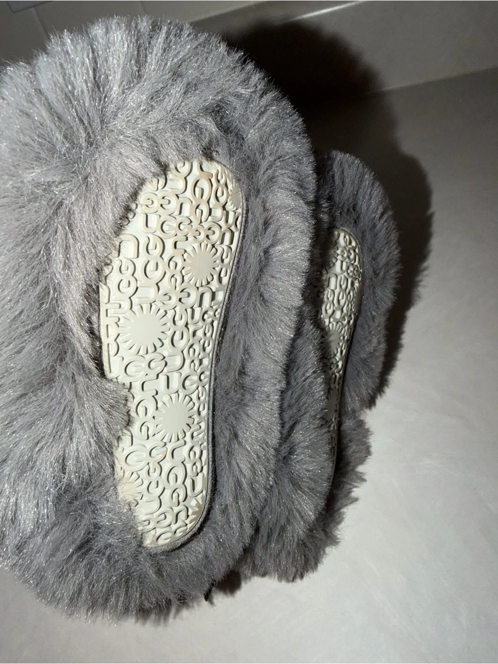 Baby Ugg Jesse Bow II fluff. Grey size 2/3